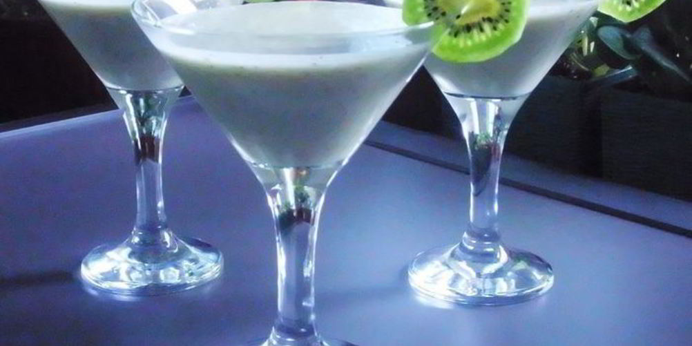 Рецепт диетический коктейль из киви и банана