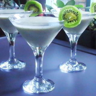 Диетический коктейль из киви и банана