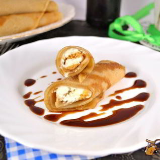 Кофейные блинчики с творожной массой и кофейным сиропом