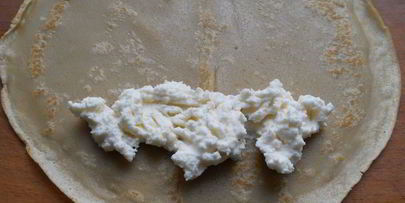 кофейные блинчики с творожной массой и кофейным сиропом