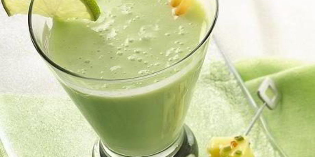 Рецепт коктейль из замороженного йогурта с лаймом и бананом