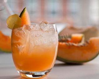 Коктейль с соком дыни