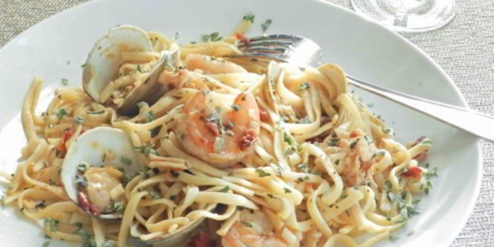 Рецепт макароны с морским коктейлем