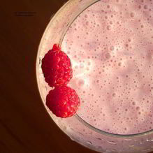 Рецепт Малиновый коктейль с мороженым