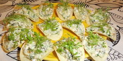 морской коктейль на чипсах