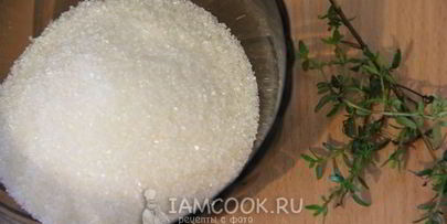 напиток из каркаде с тимьяном