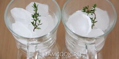 напиток из каркаде с тимьяном