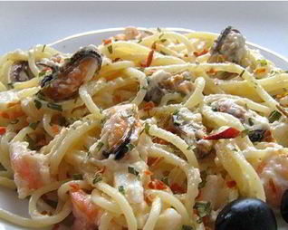 Паста с морским коктейлем