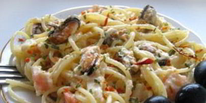паста с морским коктейлем