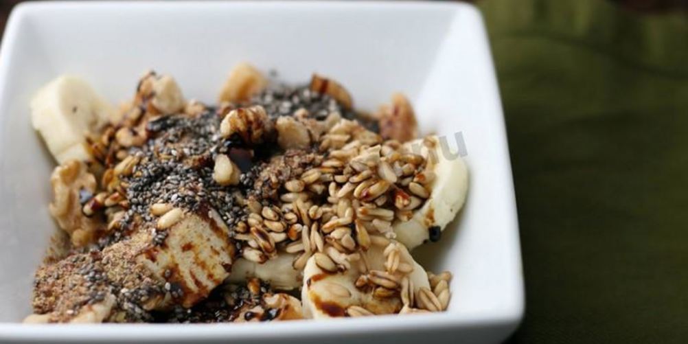 Рецепт пророщенный овес с бананами орехами и кленовым сиропом