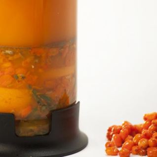 Теплый облепиховый напиток