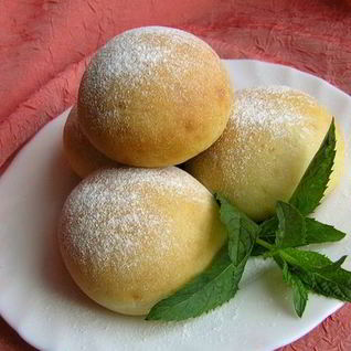 Творожные булочки с мятным сиропом