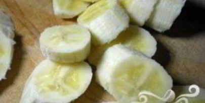 витаминный напиток из ананаса и банана