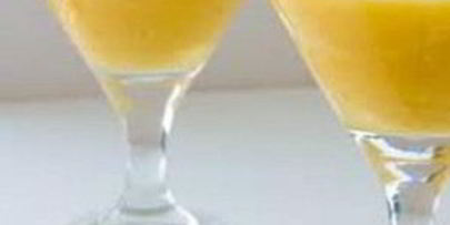 витаминный напиток из ананаса и банана