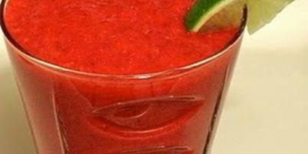 Рецепт витаминный напиток из свеклы, клубники и батата