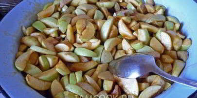 яблочные дольки в грушевом сиропе