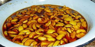 яблочные дольки в грушевом сиропе