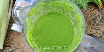 зеленый коктейль из сельдерея со щавелем