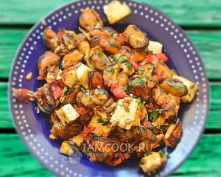 Горячий салат с мидиями