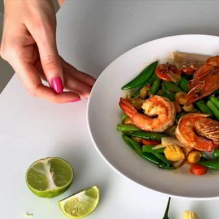 Горячий тайский салат