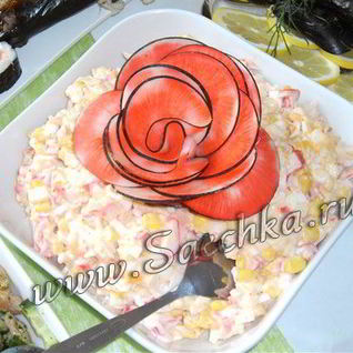 Крабовый салат с сыром и лимоном