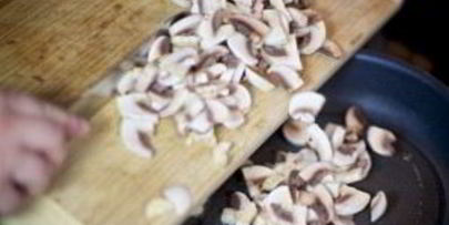 куриный салат с грибами