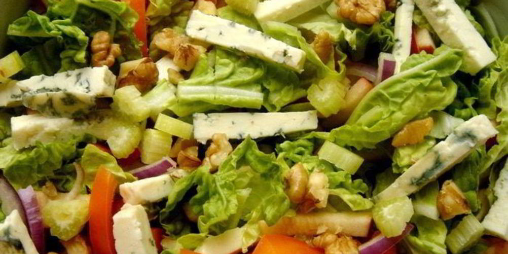 Рецепт легкий салат с тыквенно-айвовой заправкой