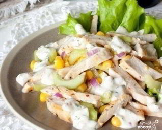 Летний салат с курицей