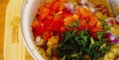 морской окунь с табуле из киноа