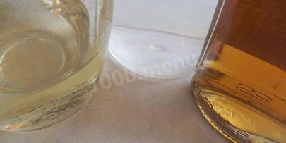 необычный салат с маринованным виноградом и зеленым луком