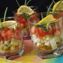 Рецепт Порционного салата с тунцом и помидорами