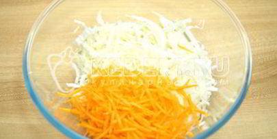 простой салат из пекинской капусты