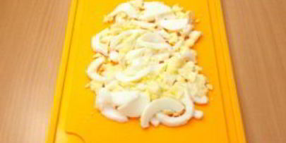 салат из кальмаров с рисом