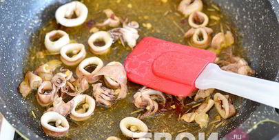 салат из кальмаров