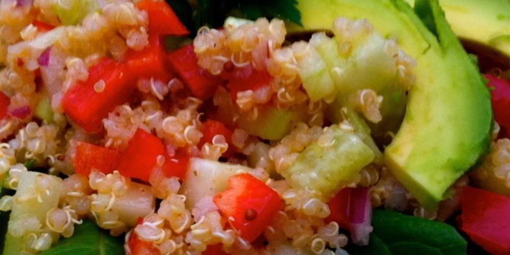 Рецепт салат из киноа, капусты кале и авокадо