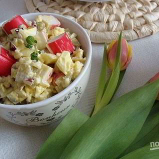 Салат из крабовых палочек и яиц