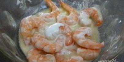 салат из креветок и ананаса