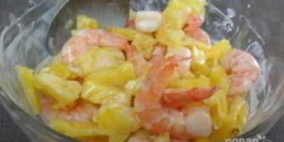 салат из креветок и ананаса