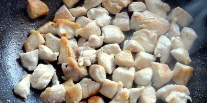 салат из курицы с морковью и курагой