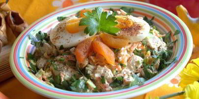 салат из курицы с морковью и курагой