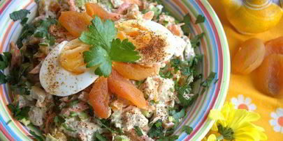 салат из курицы с морковью и курагой