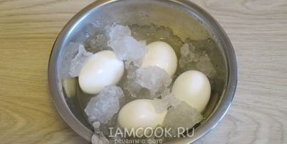 салат из огурцов и яиц