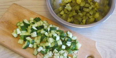 салат из огурцов и яиц