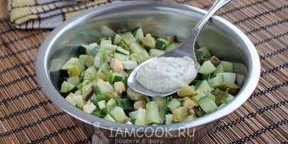 салат из огурцов и яиц