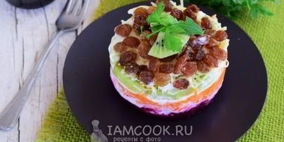 салат из свеклы, моркови и сыра
