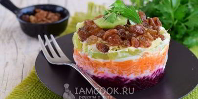 салат из свеклы, моркови и сыра