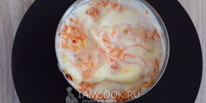 салат из свеклы, моркови и сыра