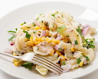 Салат из тунца с макаронами