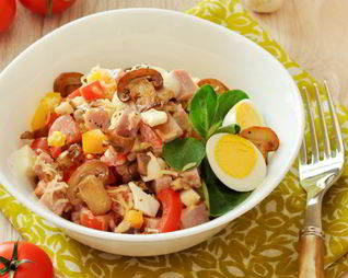 Салат из ветчины с шампиньонами