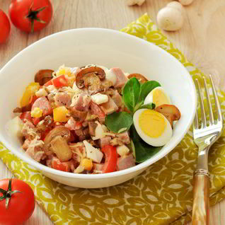 Салат из ветчины с шампиньонами